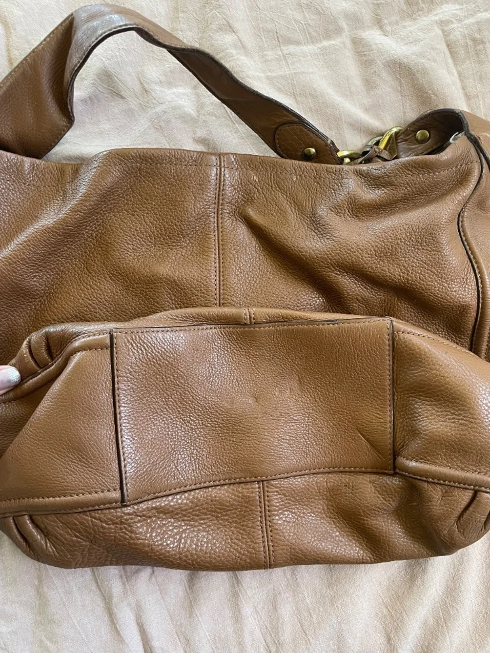 Coach F23309 Avery Leather Hobo Shoulder Bag